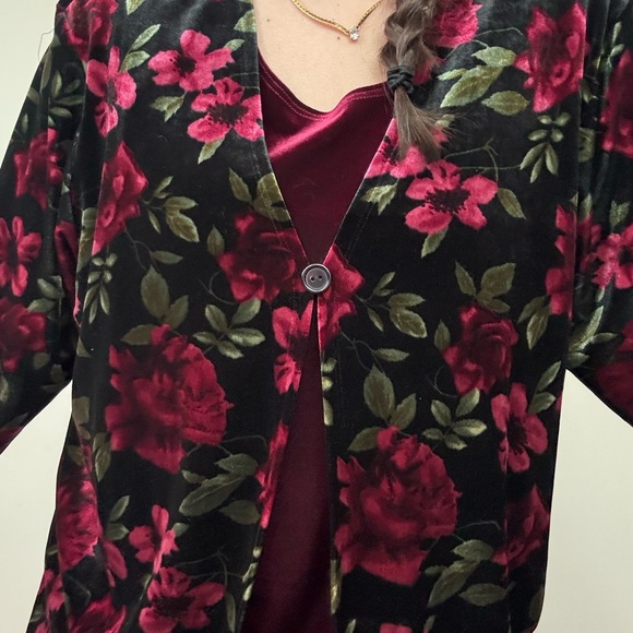 Laura Scott Floral Velvet Cardigan - Picture 2 of 8